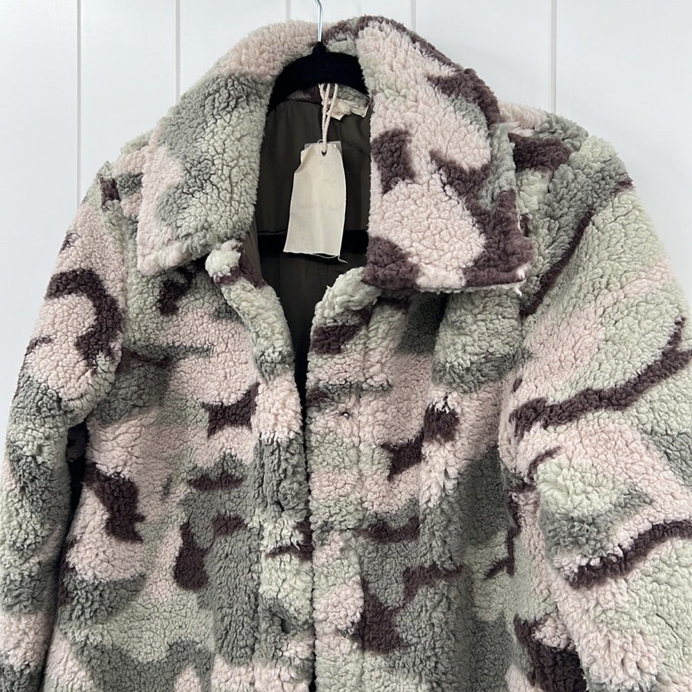 🆕Hem & Thread Camo Sherpa Fleece Green Brown Rose Beige Quilted Lining Last One - Picture 2 of 15